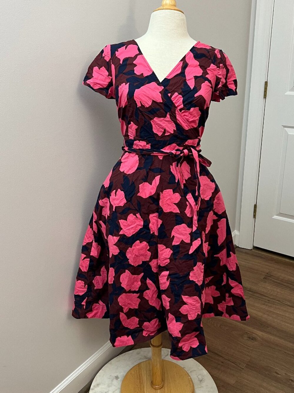 Boden Cotton Pink Floral Tie Waist Fit and Flare Dress Sz 4 - Picture 3 of 12